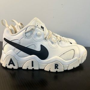 Nike Air Barrage Low 'Summit White' CW3130-100 Size: 7Y (I wear a 8.5 in Women)